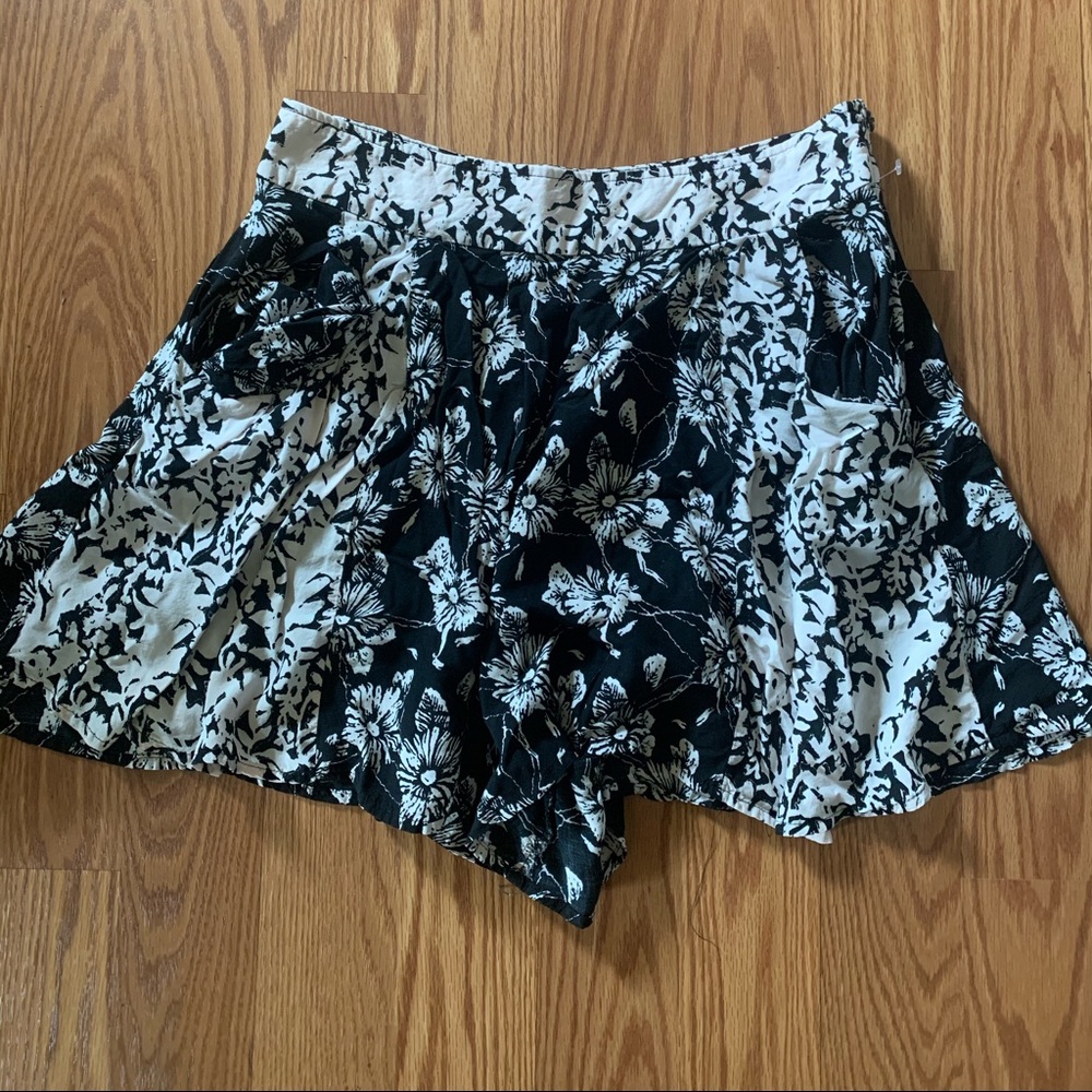Like new free people flowy shorts